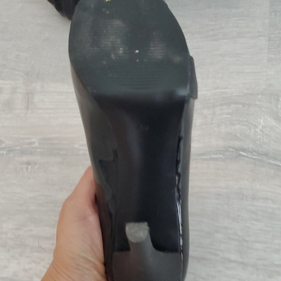 GUESS - Picture 3 of 3